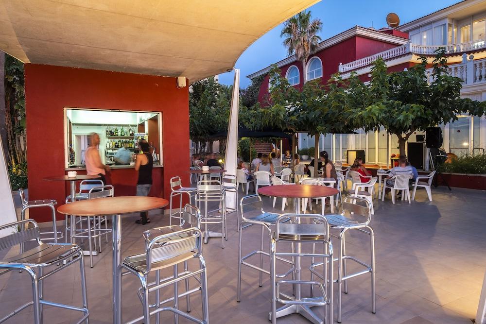 Hg Jardin De Menorca Aparthotel Son Bou Exteriör bild