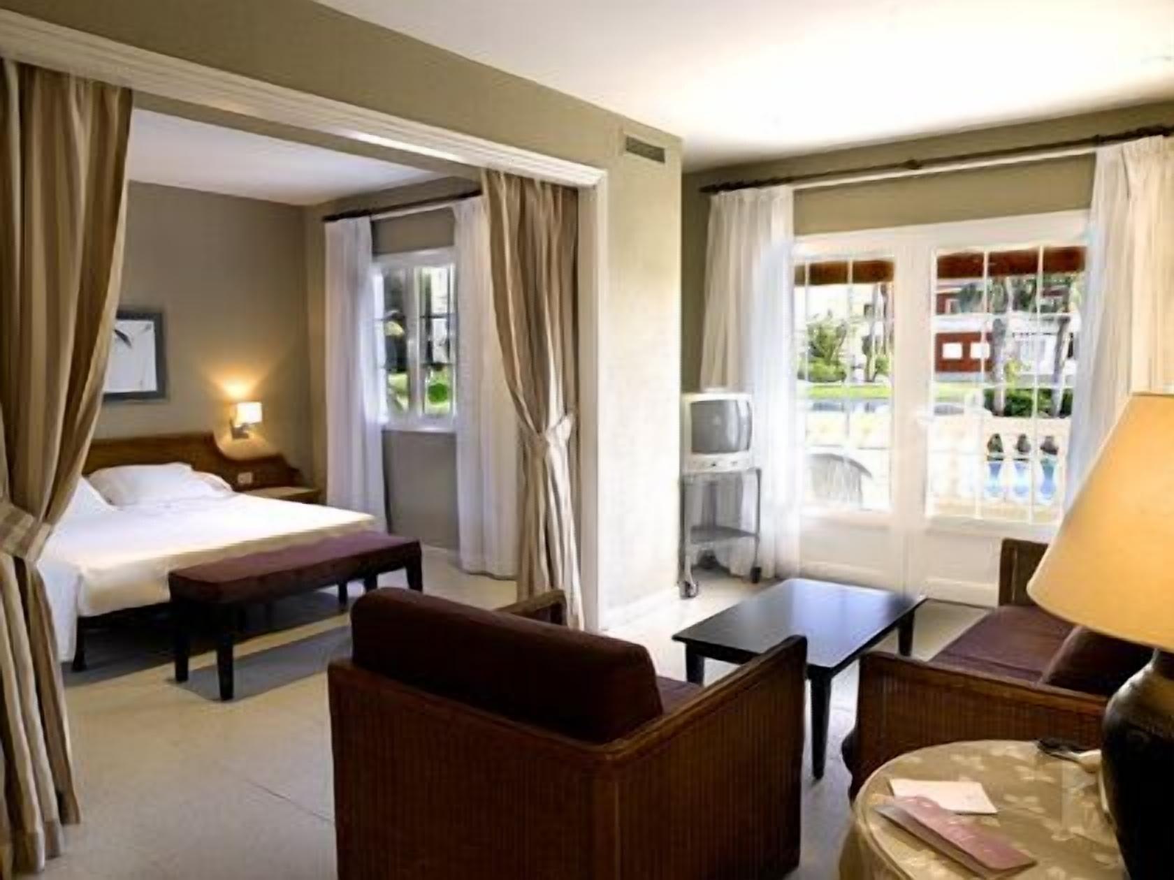 Hg Jardin De Menorca Aparthotel Son Bou Exteriör bild